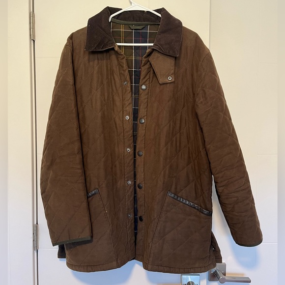 Men’s Barbour Liddesdale Quilted Moleskin Jacket - Picture 2 of 10